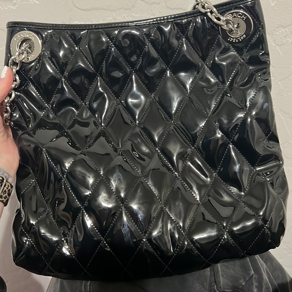 PATENT LEATHER COACH BAG - Picture 4 of 5
